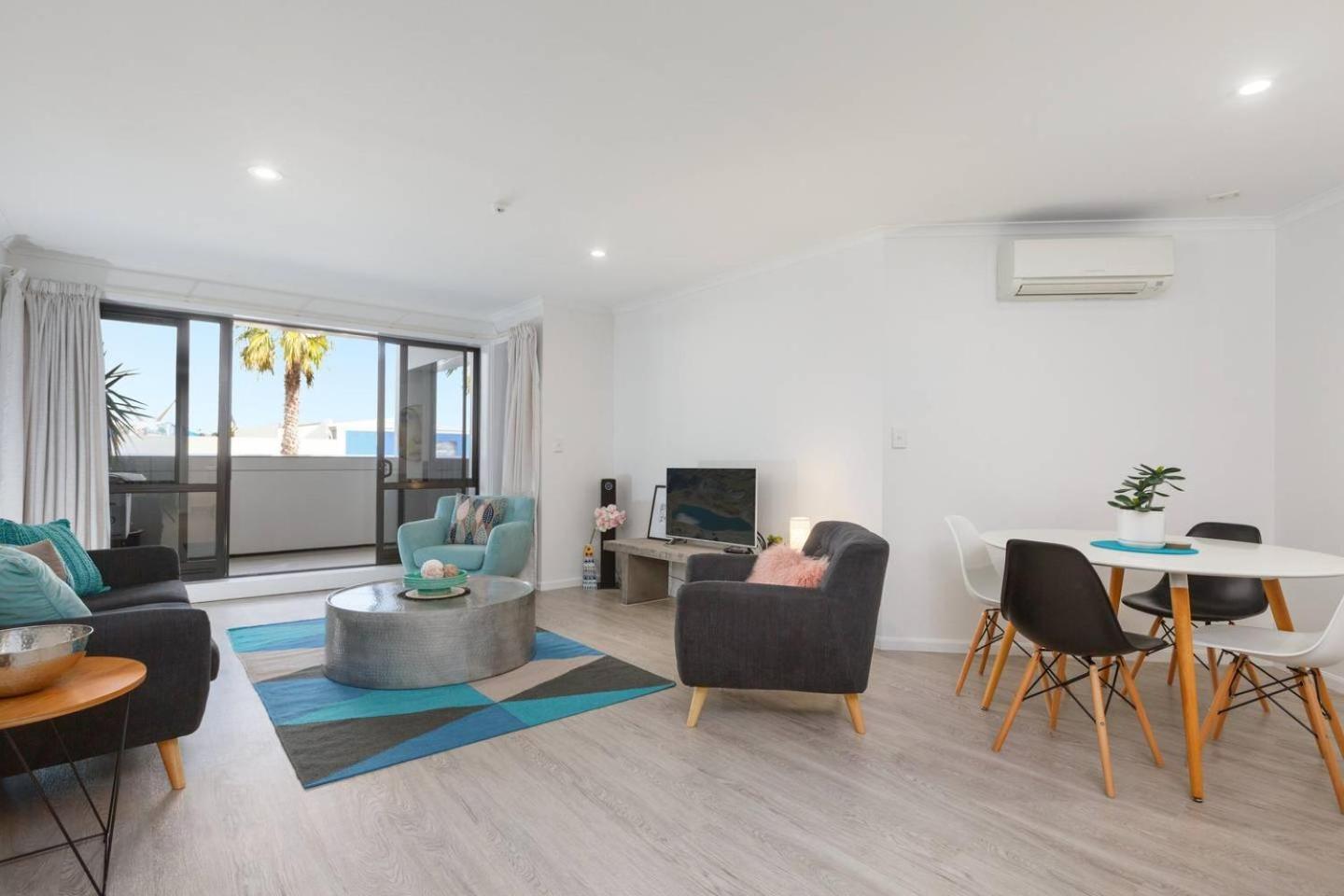 Appartamento Stylish And Spacious, Downtown Mount Maunganui Esterno foto